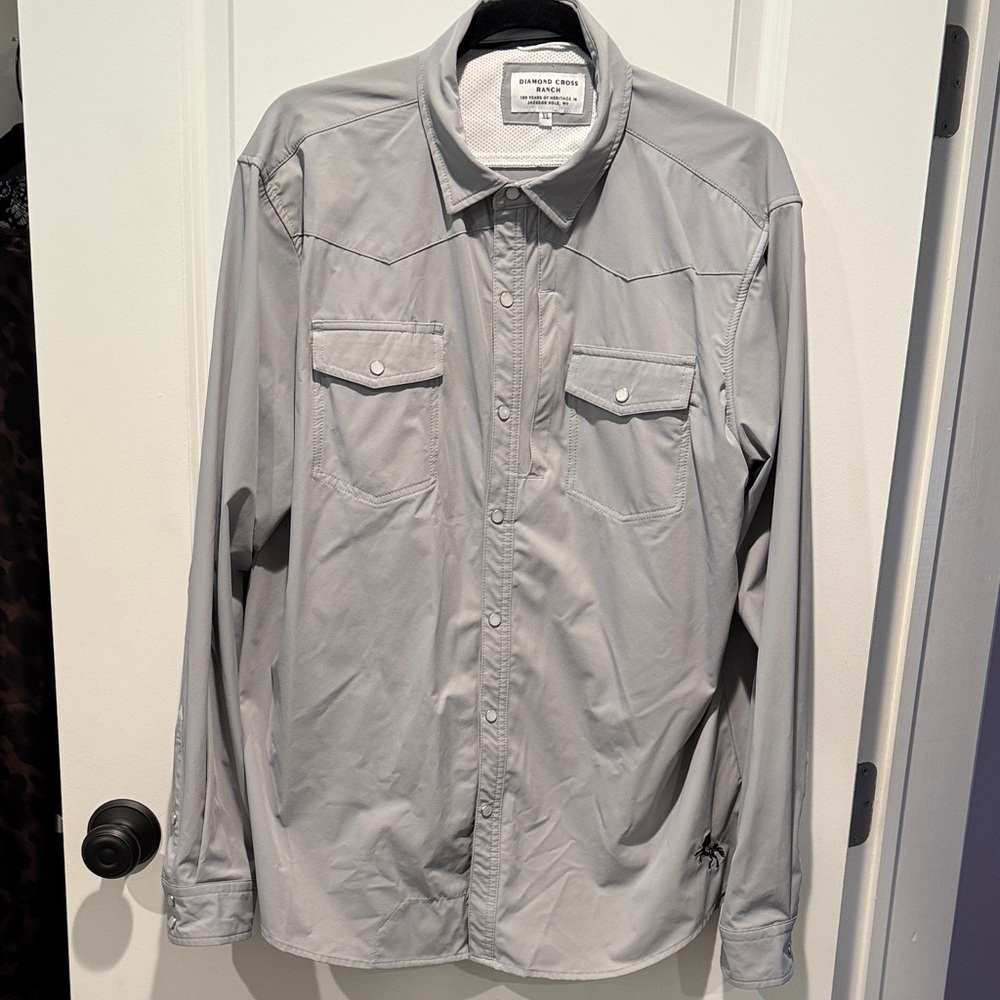DIAMOND CROSS RANCH Light Gray Casual Button-Down Shirt